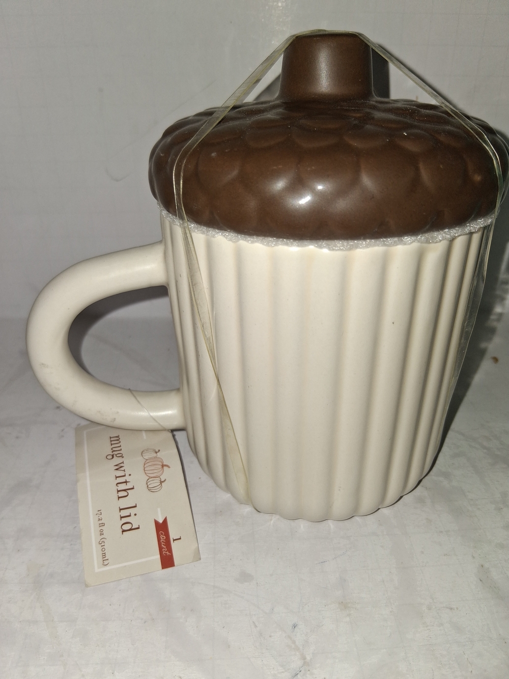 Cream Ceramic Mug with Brown Lid — Ribbed Coffee Cup with Handle